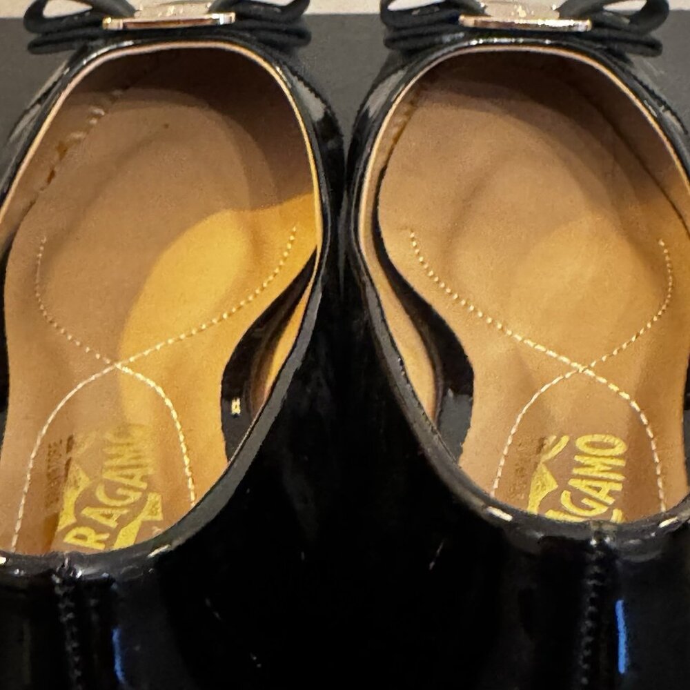 Salvatore Ferragamo Vara Bow Flats Black Patent Leather - Picture 16 of 16